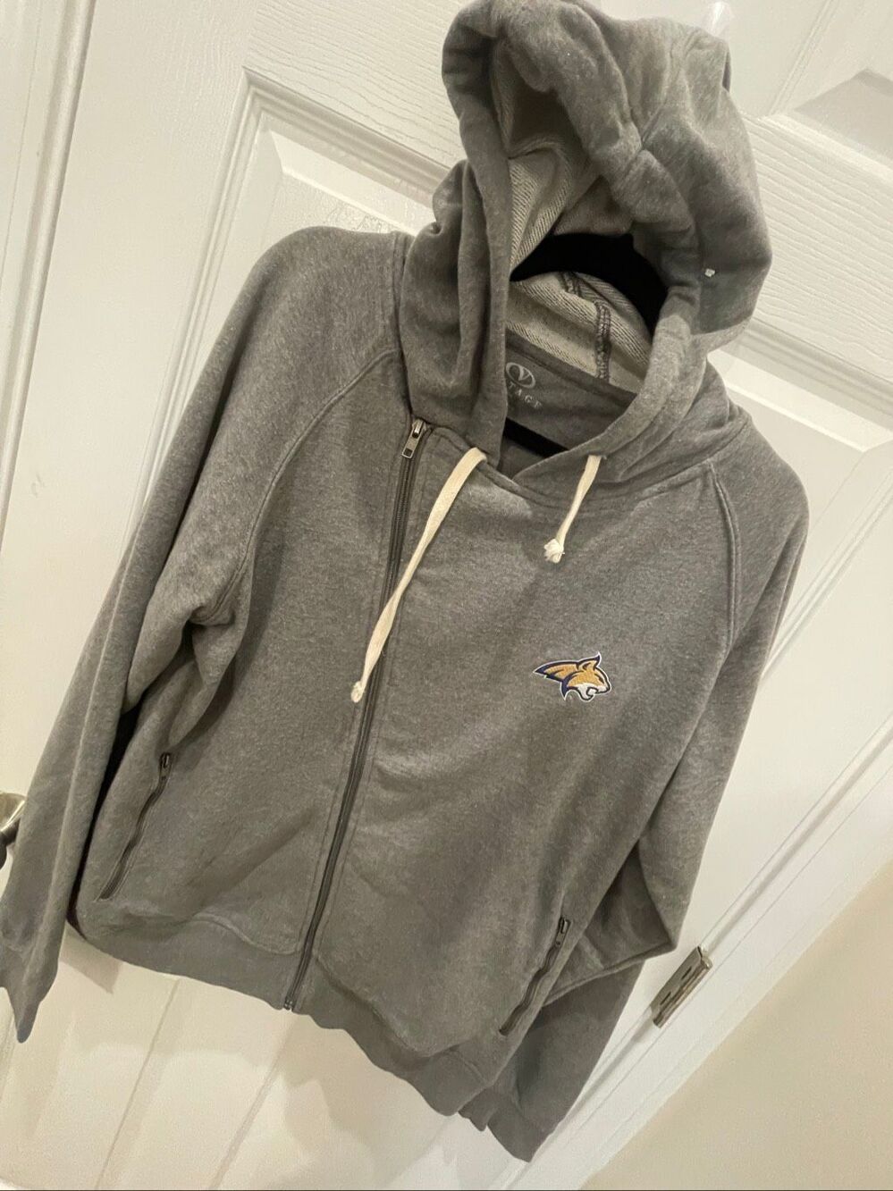 Quinnipiac Bobcats Vantage Women’s Fleece Moto Jacket Gray XL